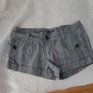 American Eagle Outfitters Black and Gray Plaid Women's Cargo Shorts